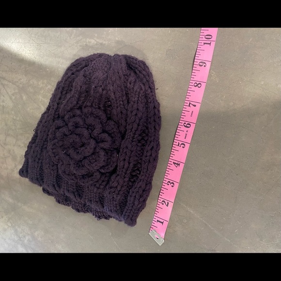 Deep purple knit beanie with monochromatic flower on front🌺like NEW! - Picture 4 of 6
